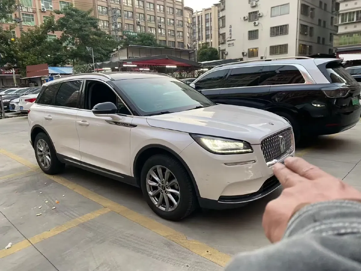 2021 Lincoln Corsair 2.0T 245HP L4 8AT,autocango,china used car exporter,china ev exporter,chinese used car exporter,chinese used ev exporter