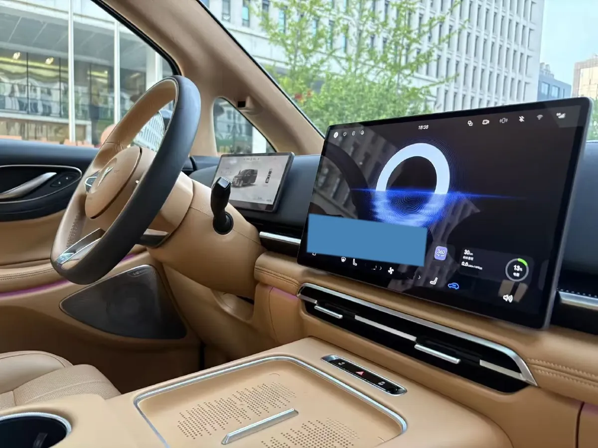 2025 Voyah Dream 1.5T 150HP L4 PHEV 41.7KWH,autocango,china used car exporter,china ev exporter,chinese used car exporter,chinese used ev exporter