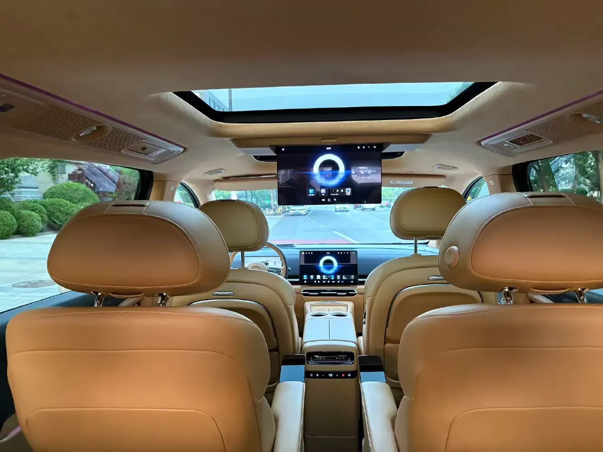 2025 Voyah Dream 1.5T 150HP L4 PHEV 41.7KWH,autocango,china used car exporter,china ev exporter,chinese used car exporter,chinese used ev exporter