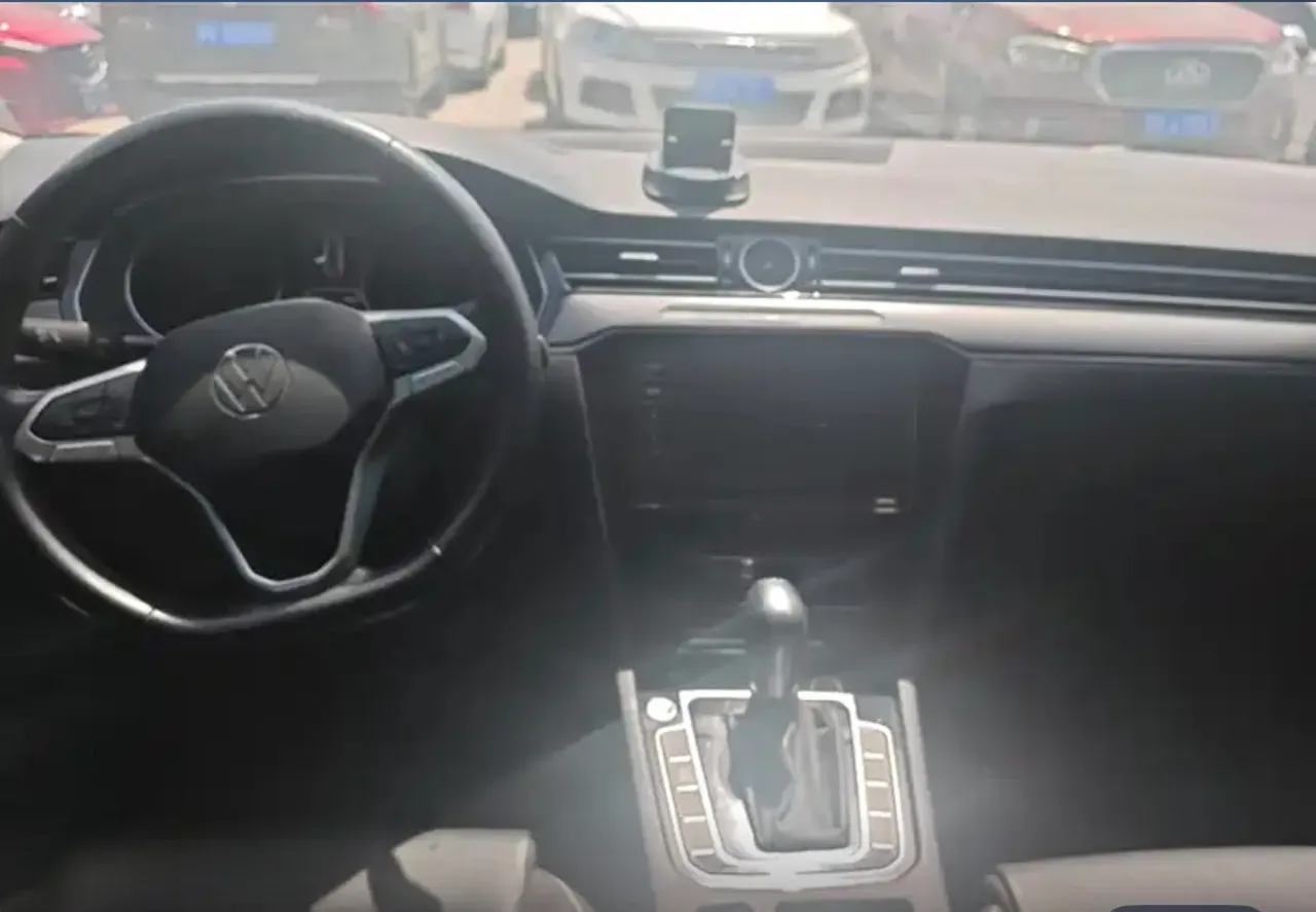 2020 Volkswagen Magotan 2.0T 186HP L4 7DCT,autocango,china used car exporter,china ev exporter,chinese used car exporter,chinese used ev exporter