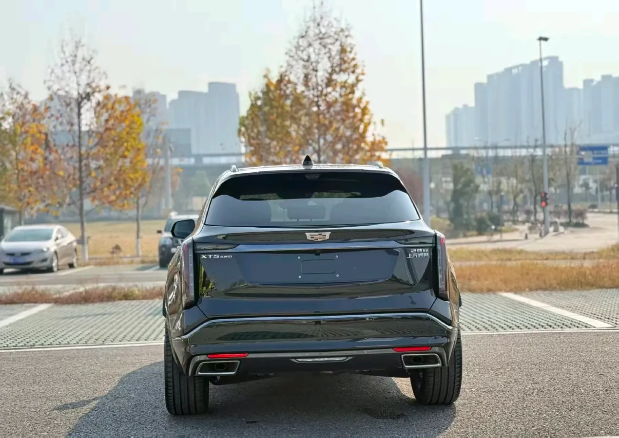 2025 Cadillac XT5 2.0T 237HP L4 9AT,autocango,china used car exporter,china ev exporter,chinese used car exporter,chinese used ev exporter