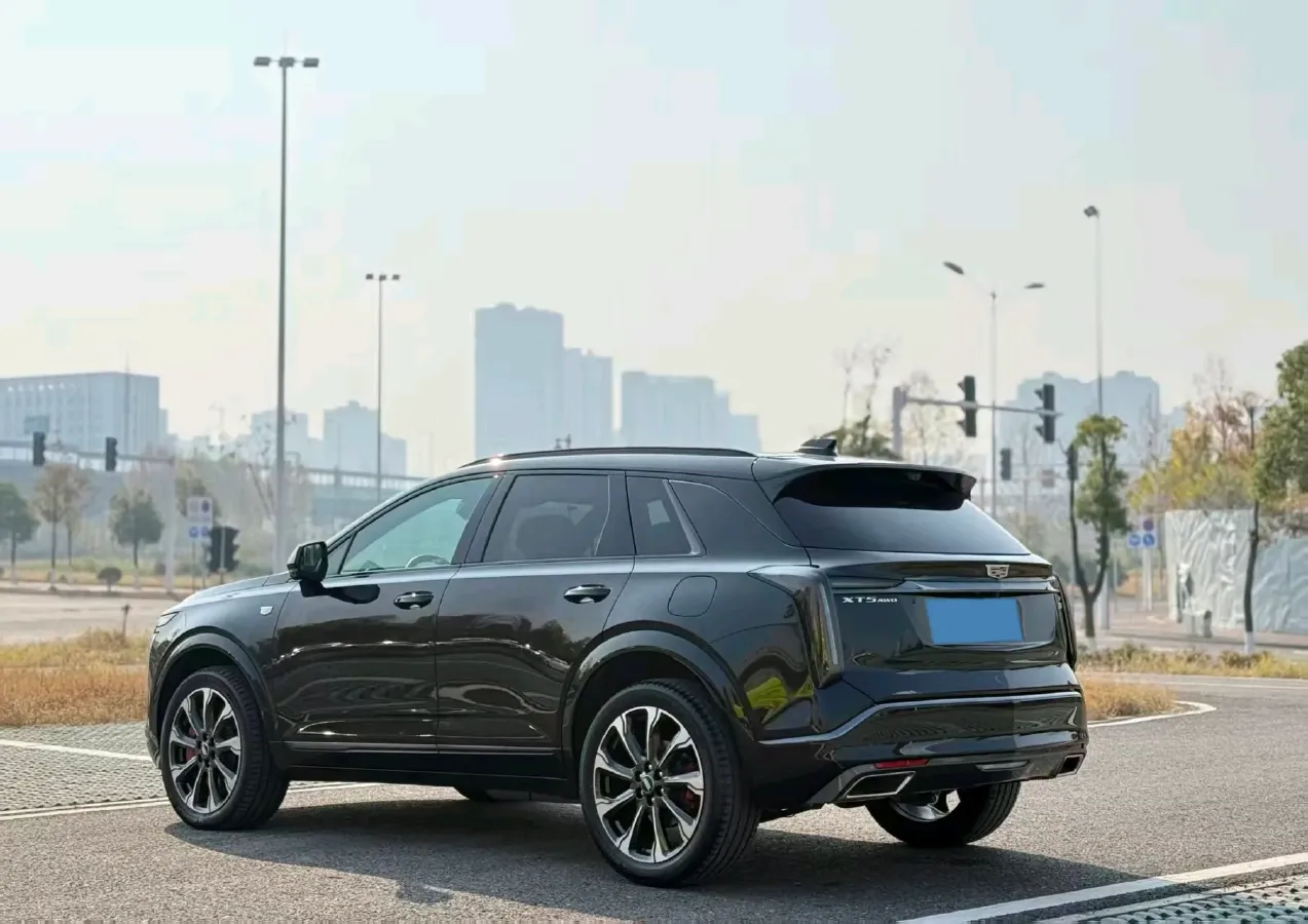 2025 Cadillac XT5 2.0T 237HP L4 9AT,autocango,china used car exporter,china ev exporter,chinese used car exporter,chinese used ev exporter