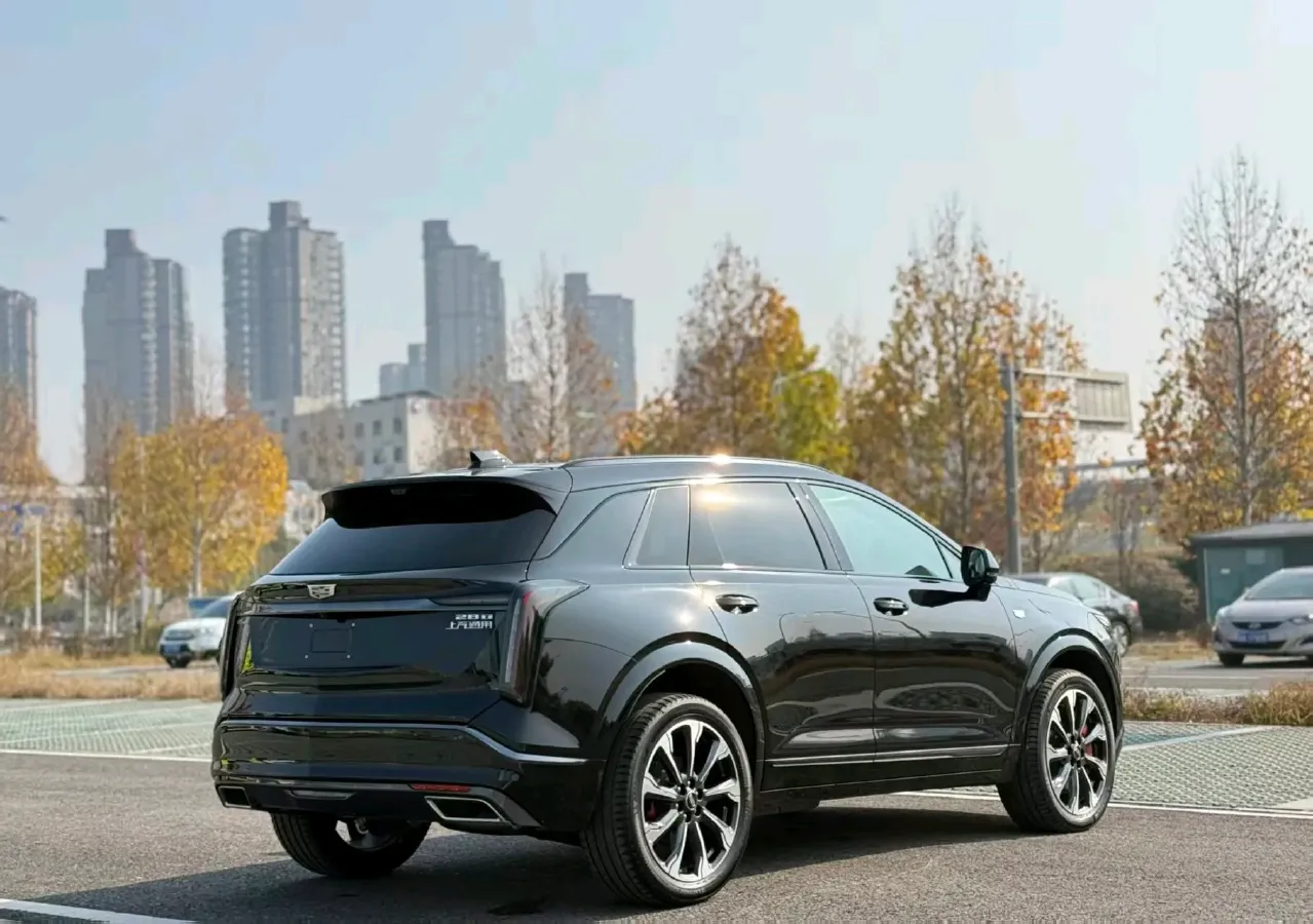 2025 Cadillac XT5 2.0T 237HP L4 9AT,autocango,china used car exporter,china ev exporter,chinese used car exporter,chinese used ev exporter