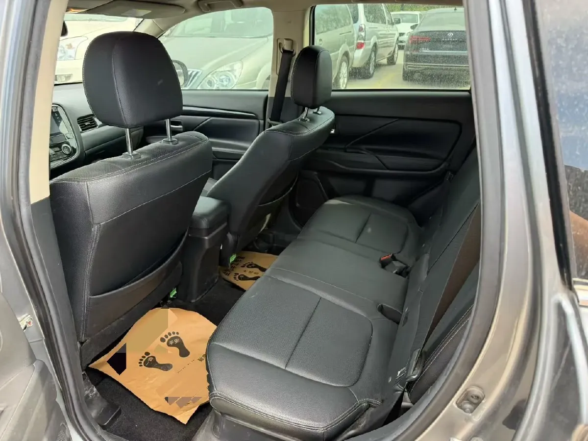 2018 Mitsubishi Outlander 2.4L 192HP L4 CVT,autocango,china used car exporter,china ev exporter,chinese used car exporter,chinese used ev exporter