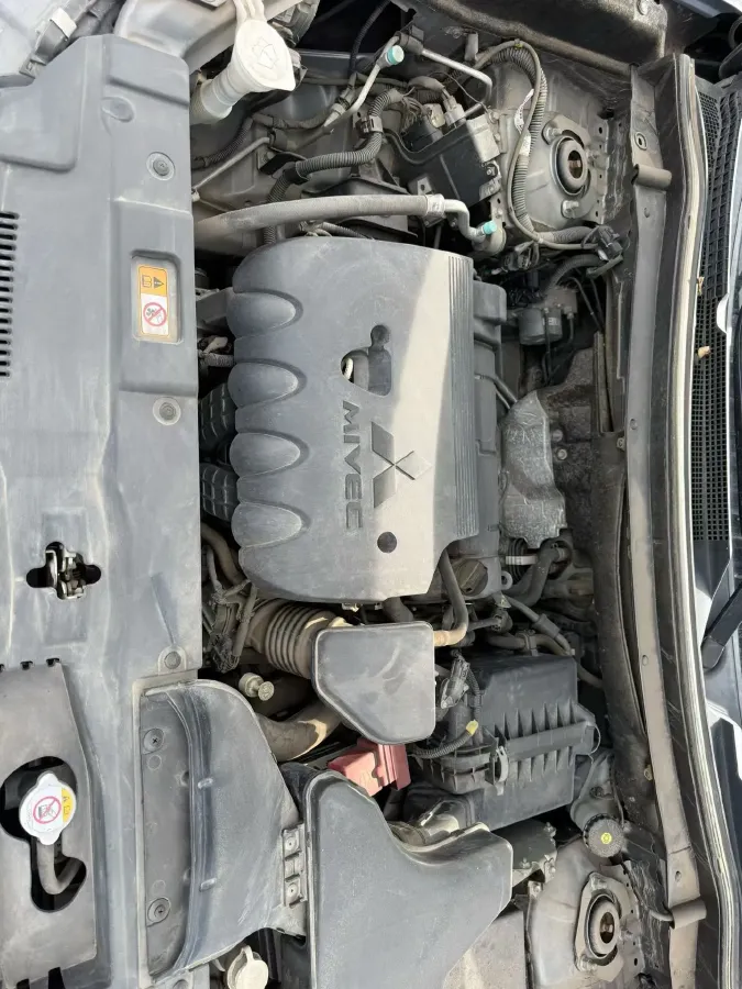 2018 Mitsubishi Outlander 2.4L 192HP L4 CVT,autocango,china used car exporter,china ev exporter,chinese used car exporter,chinese used ev exporter