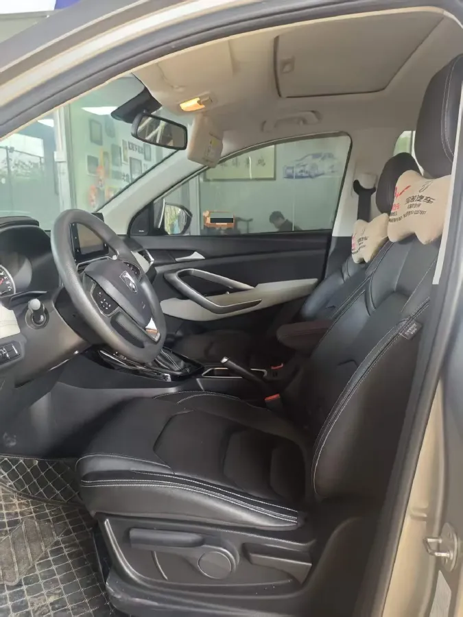 2019 BaoJun 530 1.5T 147HP L4 CVT,autocango,china used car exporter,china ev exporter,chinese used car exporter,chinese used ev exporter