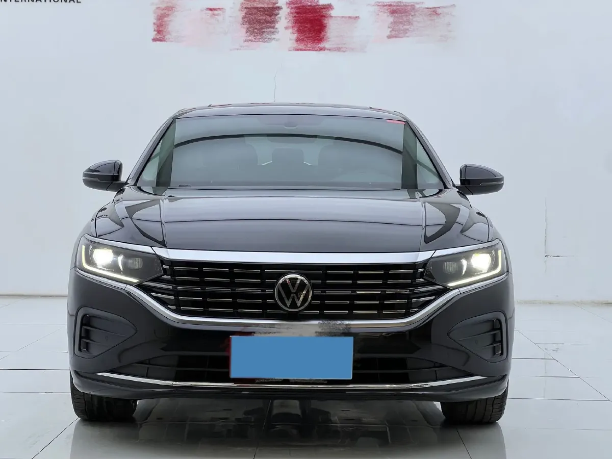 2025 Volkswagen Passat 2.0T 220HP L4 7DCT,autocango,china used car exporter,china ev exporter,chinese used car exporter,chinese used ev exporter