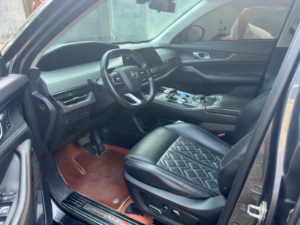 2021 ChangAn UNI-K 2.0T 233HP L4 8AT,autocango,china used car exporter,china ev exporter,chinese used car exporter,chinese used ev exporter