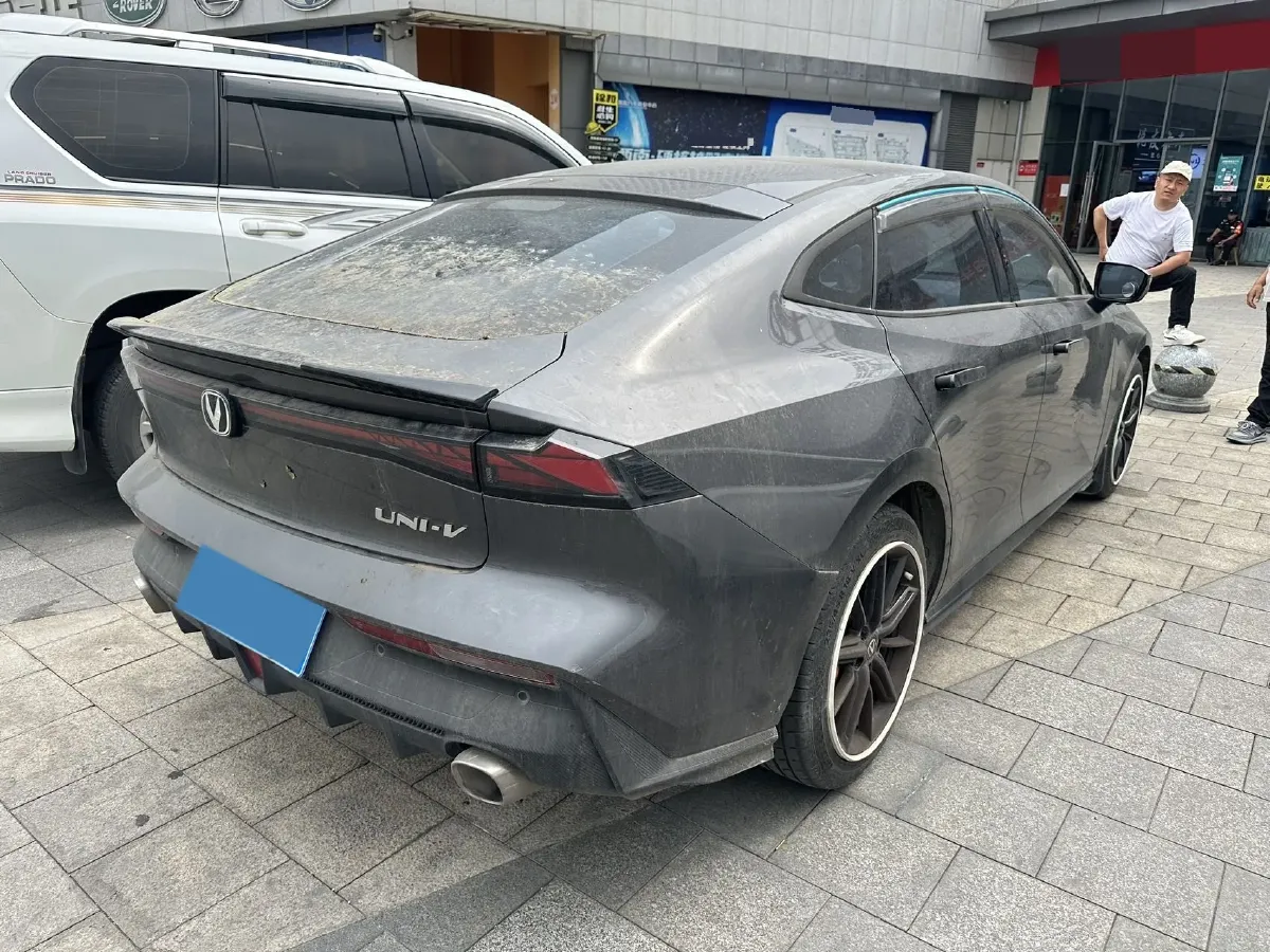 2022 ChangAn UNI-V 1.5T 188HP L4 7DCT,autocango,china used car exporter,china ev exporter,chinese used car exporter,chinese used ev exporter