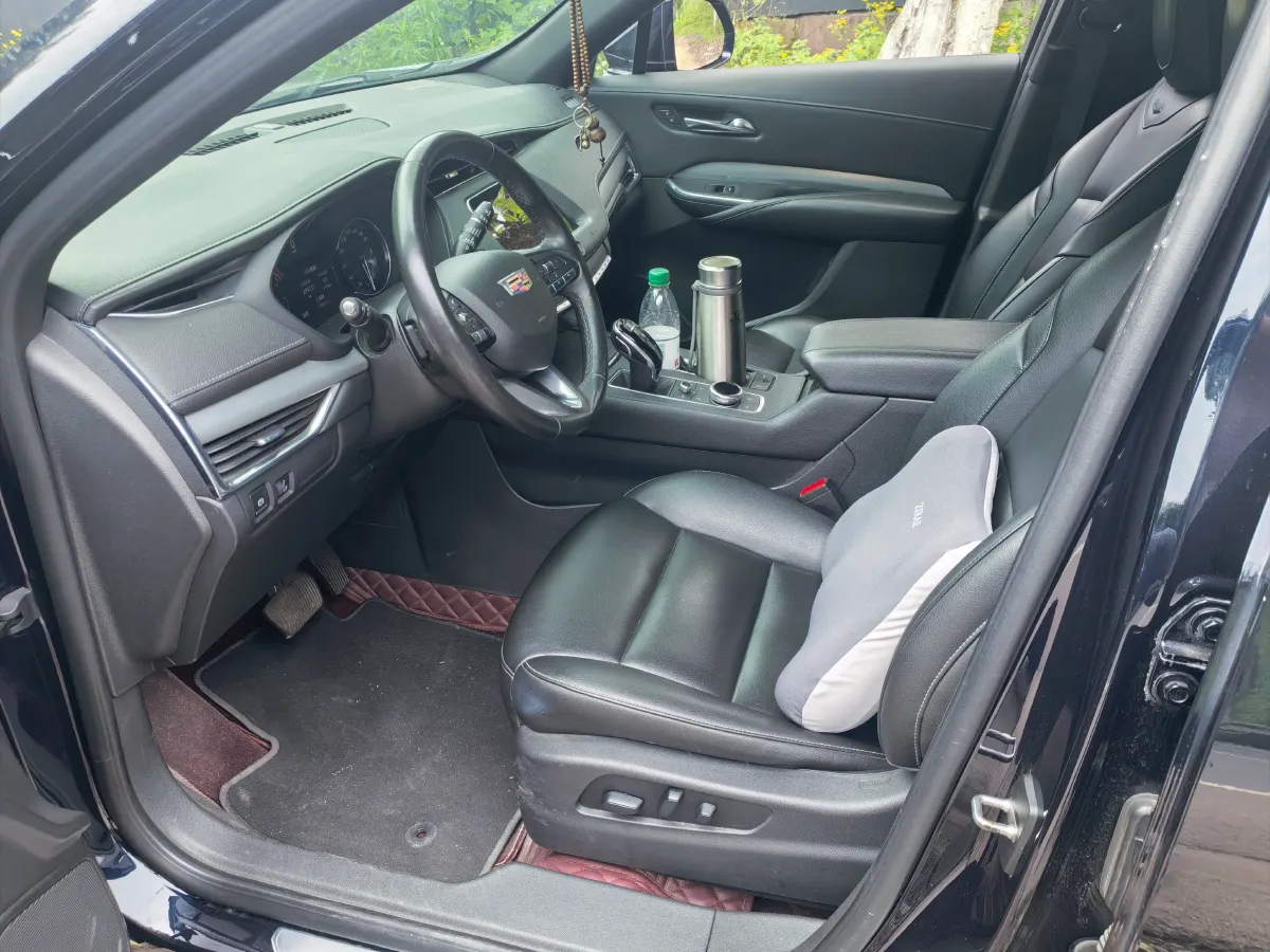 2020 Cadillac XT4 2.0T 241HP L4 9AT,autocango,china used car exporter,china ev exporter,chinese used car exporter,chinese used ev exporter