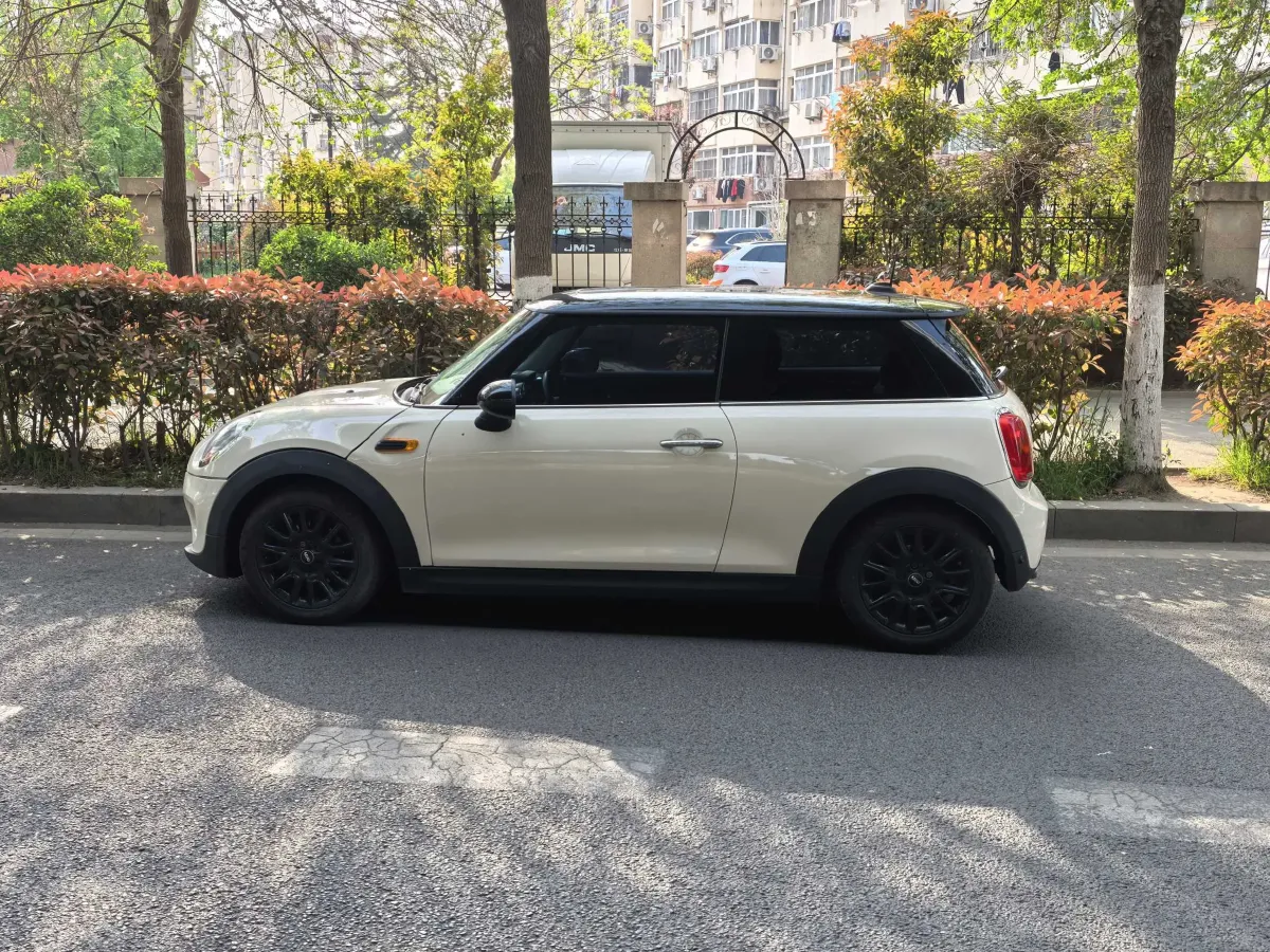 2016 MINI MINI 1.5T 136HP L3 6AT,autocango,china used car exporter,china ev exporter,chinese used car exporter,chinese used ev exporter