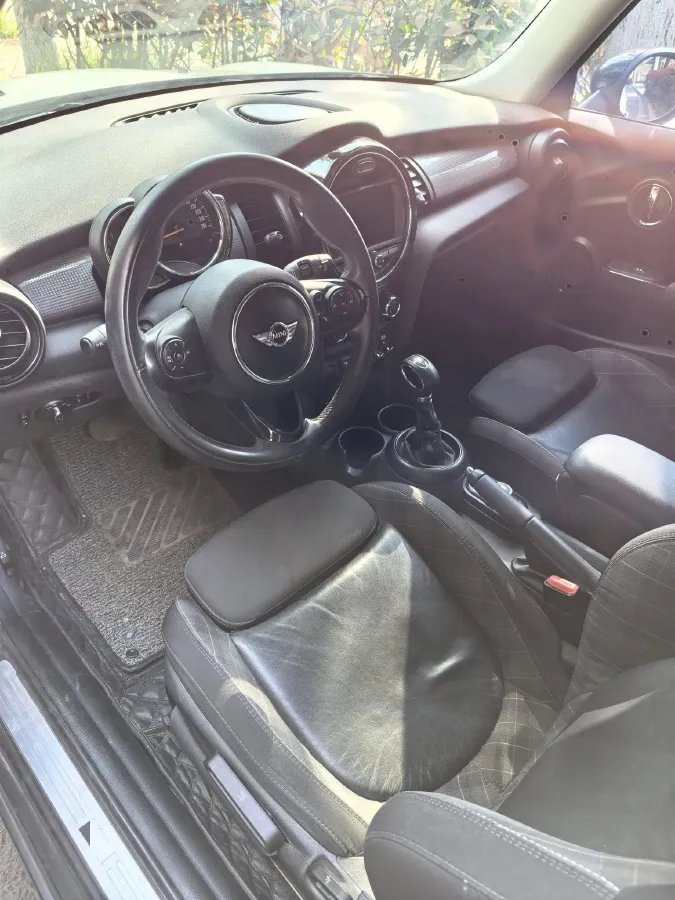 2016 MINI MINI 1.5T 136HP L3 6AT,autocango,china used car exporter,china ev exporter,chinese used car exporter,chinese used ev exporter