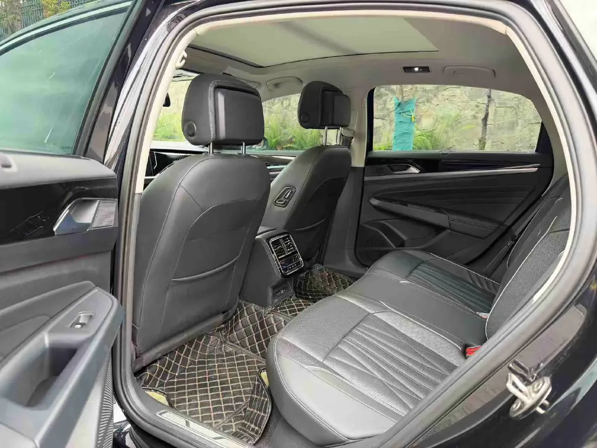 2023 Volkswagen Passat 2.0T 186HP L4 7DCT,autocango,china used car exporter,china ev exporter,chinese used car exporter,chinese used ev exporter