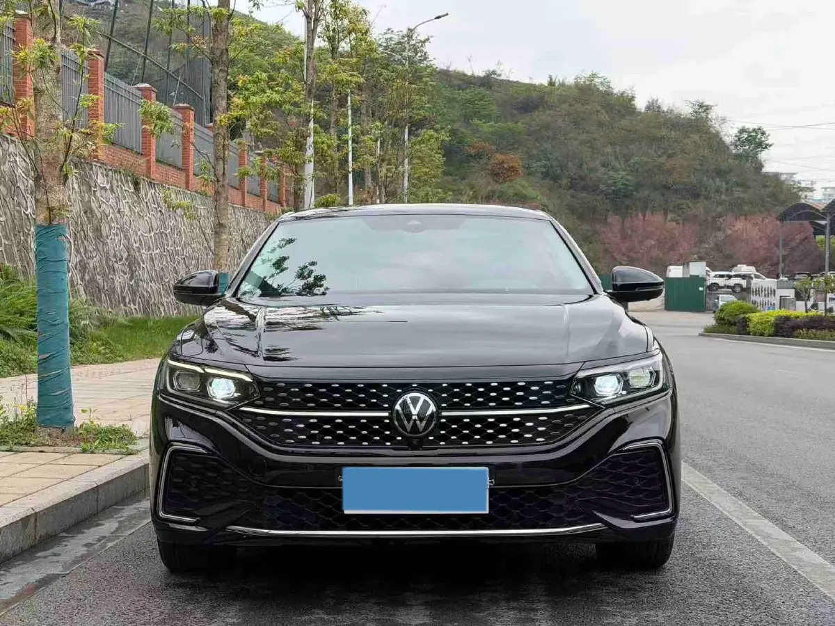 2023 Volkswagen Passat 2.0T 186HP L4 7DCT,autocango,china used car exporter,china ev exporter,chinese used car exporter,chinese used ev exporter
