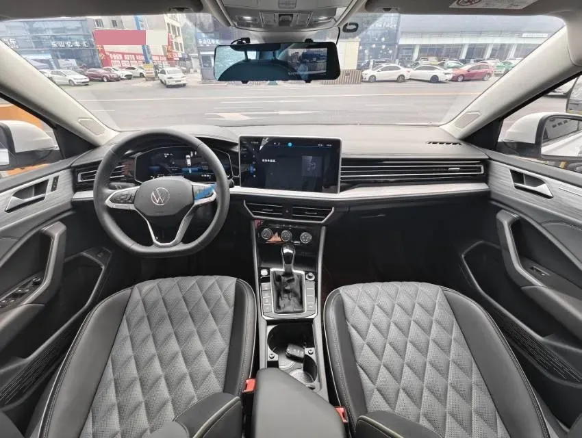 2023 Volkswagen Sagitar 1.5T 160HP L4 7DCT,autocango,china used car exporter,china ev exporter,chinese used car exporter,chinese used ev exporter