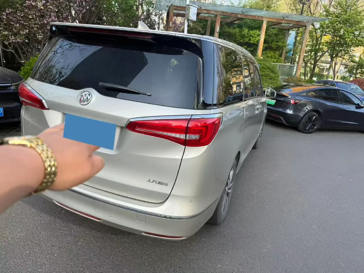 2018 Buick GL8 2.0T 260HP L4 6AT,autocango,china used car exporter,china ev exporter,chinese used car exporter,chinese used ev exporter