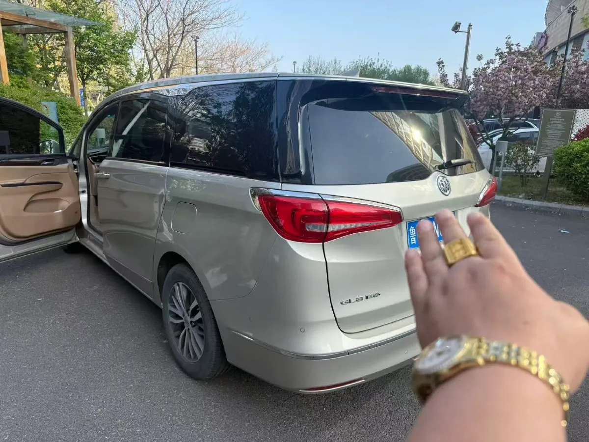 2018 Buick GL8 2.0T 260HP L4 6AT,autocango,china used car exporter,china ev exporter,chinese used car exporter,chinese used ev exporter