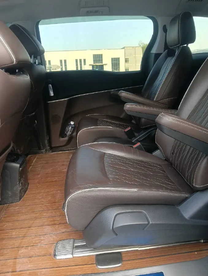 2022 Buick GL8 2.0T 237HP L4 9AT,autocango,china used car exporter,china ev exporter,chinese used car exporter,chinese used ev exporter