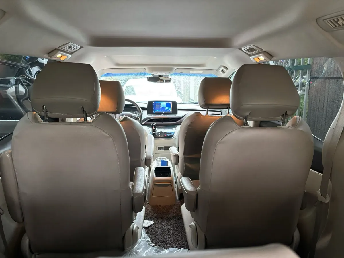 2022 Buick GL8 2.0T 237HP L4 9AT,autocango,china used car exporter,china ev exporter,chinese used car exporter,chinese used ev exporter