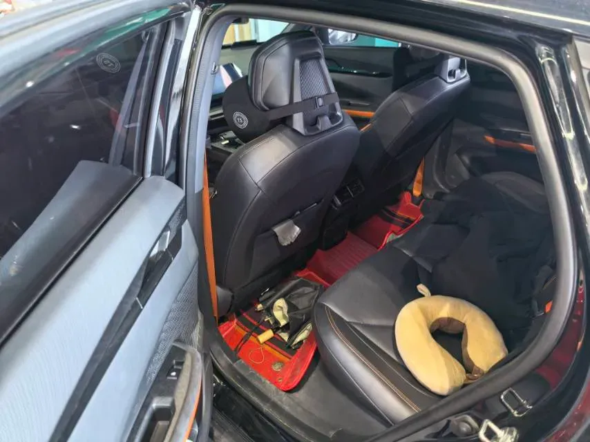 2022 ChangAn UNI-V 1.5T 188HP L4 7DCT,autocango,china used car exporter,china ev exporter,chinese used car exporter,chinese used ev exporter