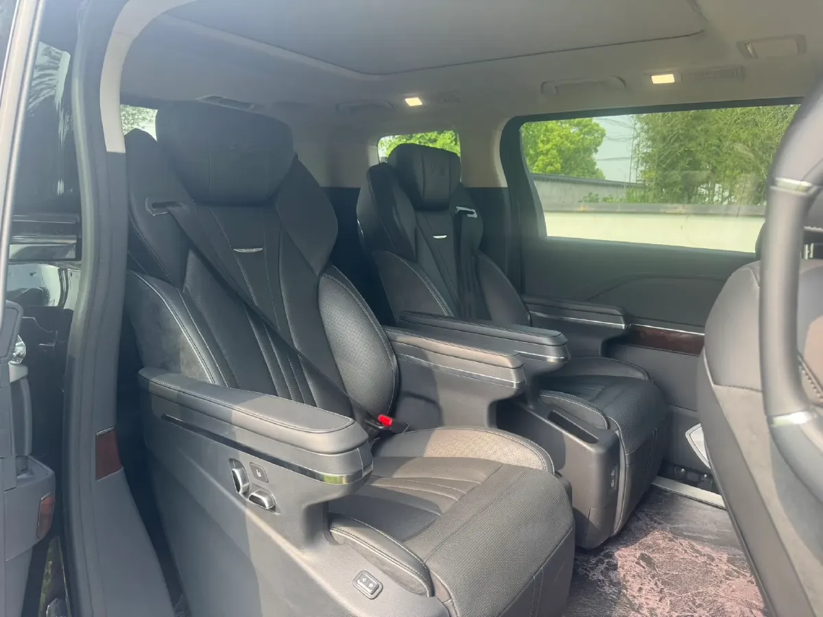 2023 HongQi HQ9 2.0T 252HP L4 8AT,autocango,china used car exporter,china ev exporter,chinese used car exporter,chinese used ev exporter