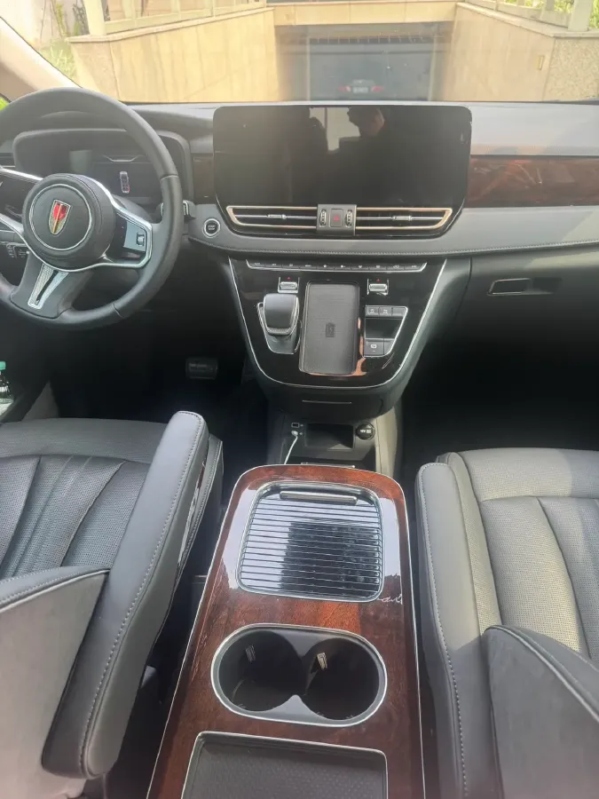 2023 HongQi HQ9 2.0T 252HP L4 8AT,autocango,china used car exporter,china ev exporter,chinese used car exporter,chinese used ev exporter