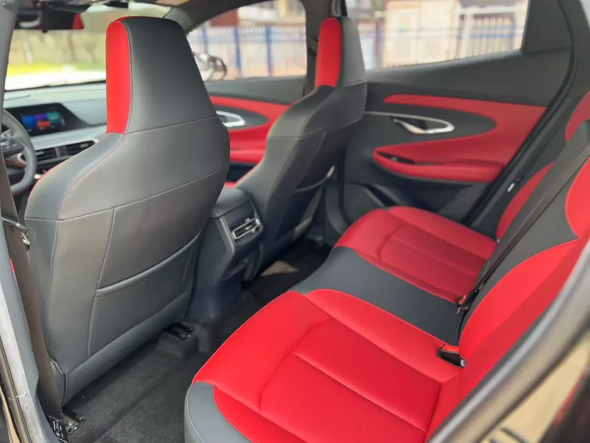 2020 ChangAn UNI-T 1.5T 180HP L4 7DCT,autocango,china used car exporter,china ev exporter,chinese used car exporter,chinese used ev exporter