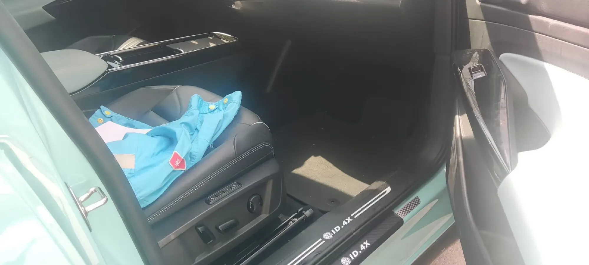 2023 Volkswagen ID.4 X BEV 83.4KWH,autocango,china used car exporter,china ev exporter,chinese used car exporter,chinese used ev exporter