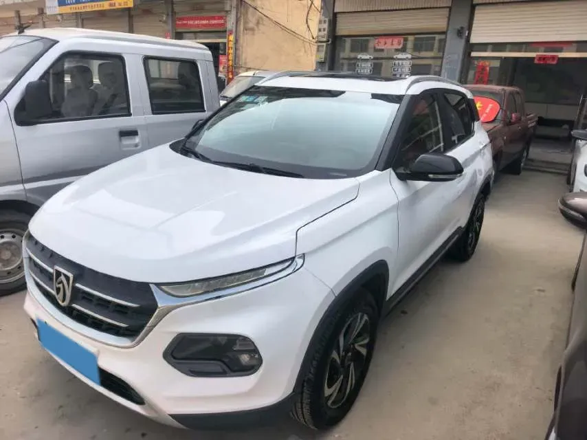 2017 BaoJun 310W 1.5L 105HP L4 6MT,autocango,china used car exporter,china ev exporter,chinese used car exporter,chinese used ev exporter