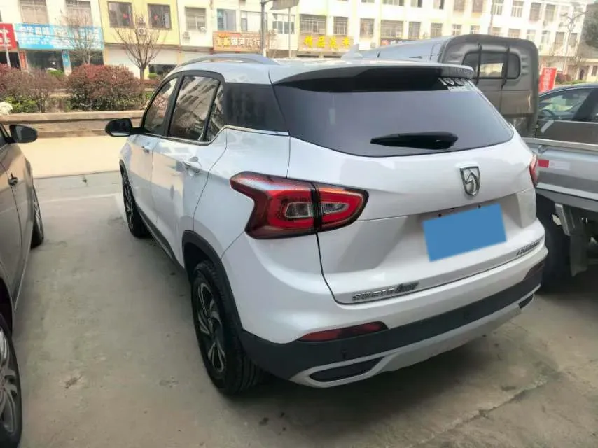 2017 BaoJun 310W 1.5L 105HP L4 6MT,autocango,china used car exporter,china ev exporter,chinese used car exporter,chinese used ev exporter