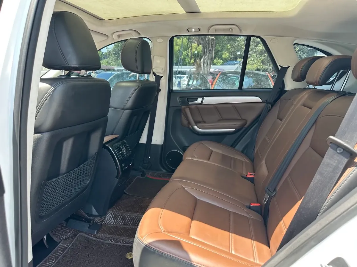 2017 Haval H8 2.0T 252HP L4 8AT,autocango,china used car exporter,china ev exporter,chinese used car exporter,chinese used ev exporter