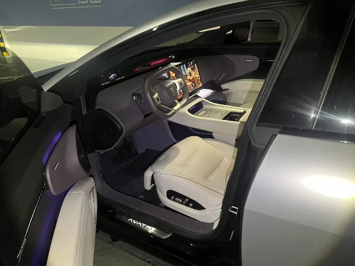 2025 Avatr 12 1.5T 156HP L4 REEV 39.05KWH,autocango,china used car exporter,china ev exporter,chinese used car exporter,chinese used ev exporter