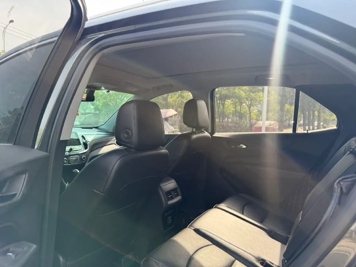 2018 Chevrolet Equinox 2.0T 260HP L4 9AT,autocango,china used car exporter,china ev exporter,chinese used car exporter,chinese used ev exporter