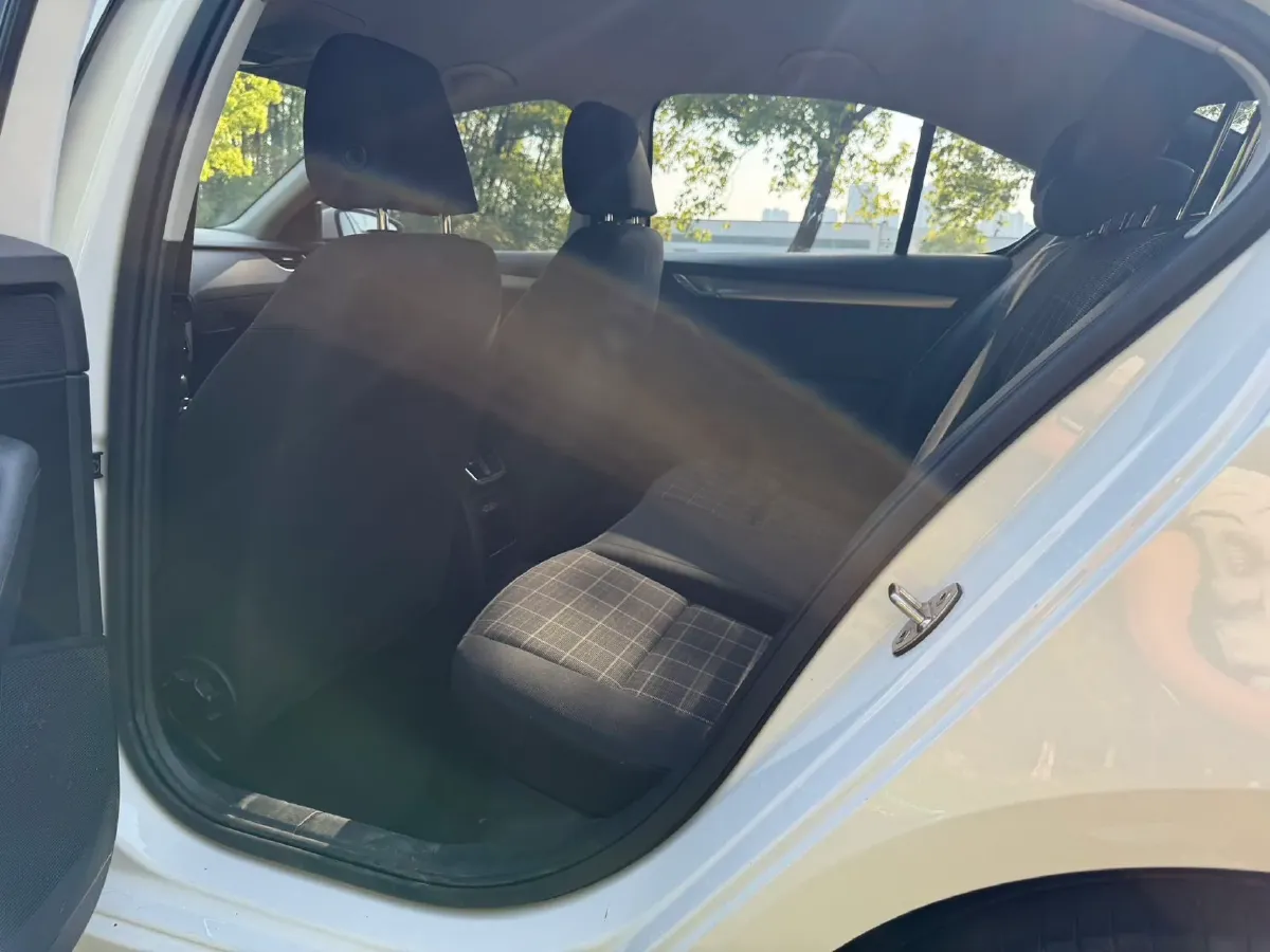 2019 Skoda Octavia 1.2T 116HP L4 7DCT,autocango,china used car exporter,china ev exporter,chinese used car exporter,chinese used ev exporter