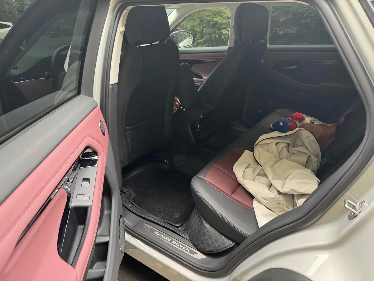 2024 Land Rover Range Rover Evoque 2.0T 249HP L4 9AT,autocango,china used car exporter,china ev exporter,chinese used car exporter,chinese used ev exporter