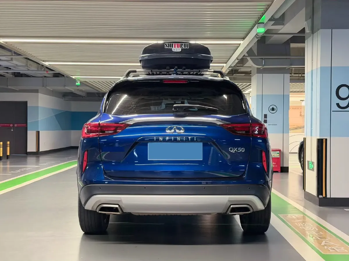 2018 Infiniti QX30 2.0T 211HP L4 7DCT,autocango,china used car exporter,china ev exporter,chinese used car exporter,chinese used ev exporter