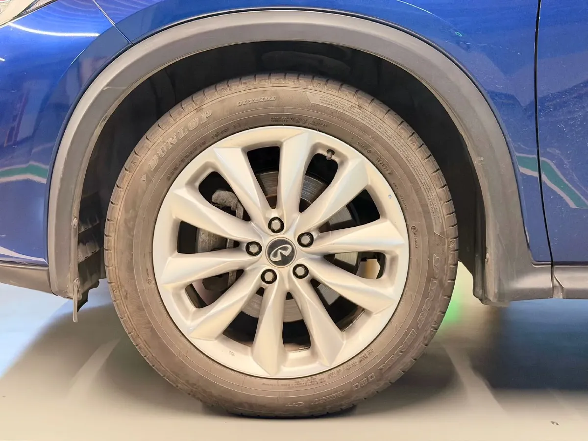 2018 Infiniti QX30 2.0T 211HP L4 7DCT,autocango,china used car exporter,china ev exporter,chinese used car exporter,chinese used ev exporter