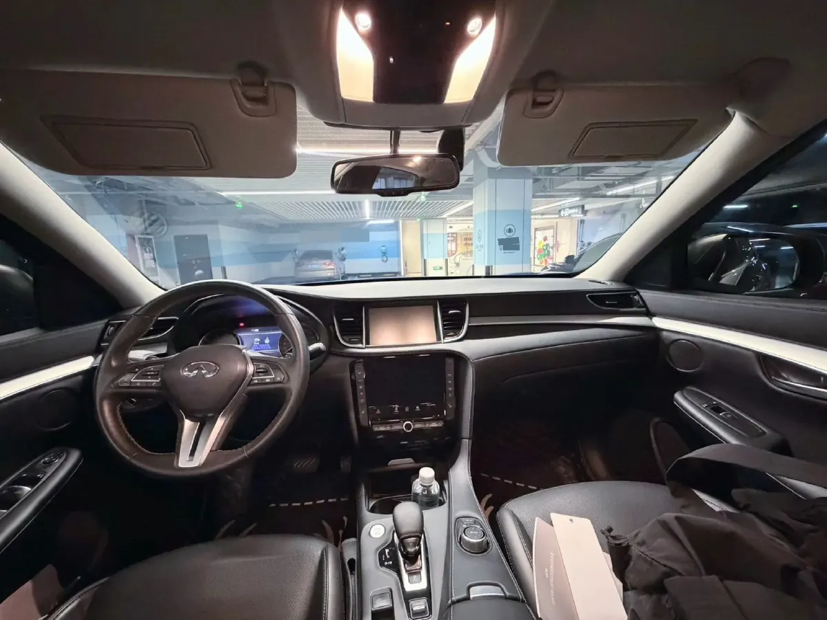 2018 Infiniti QX30 2.0T 211HP L4 7DCT,autocango,china used car exporter,china ev exporter,chinese used car exporter,chinese used ev exporter