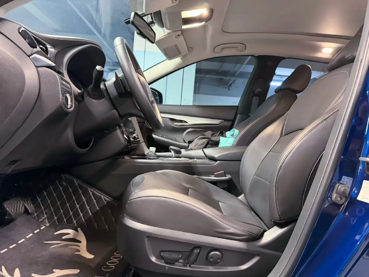 2018 Infiniti QX30 2.0T 211HP L4 7DCT,autocango,china used car exporter,china ev exporter,chinese used car exporter,chinese used ev exporter