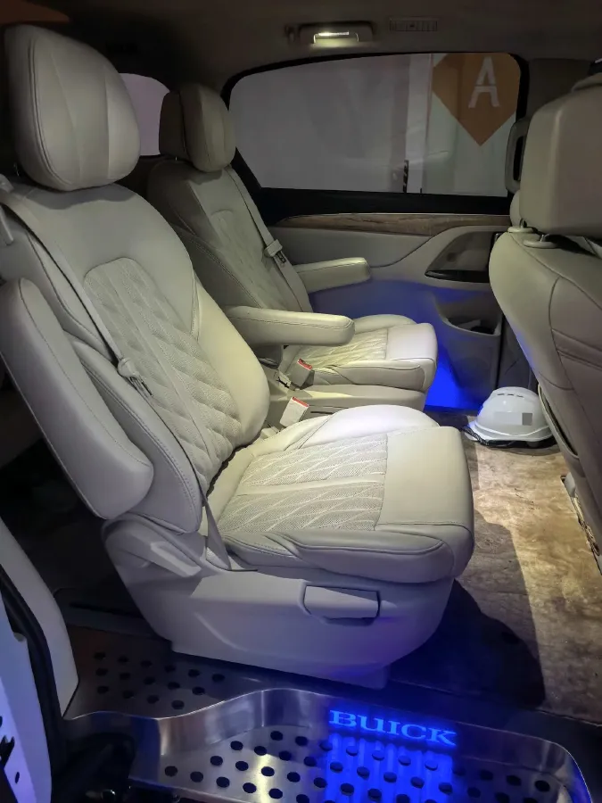 2018 Buick GL8 2.0T 260HP L4 6AT,autocango,china used car exporter,china ev exporter,chinese used car exporter,chinese used ev exporter