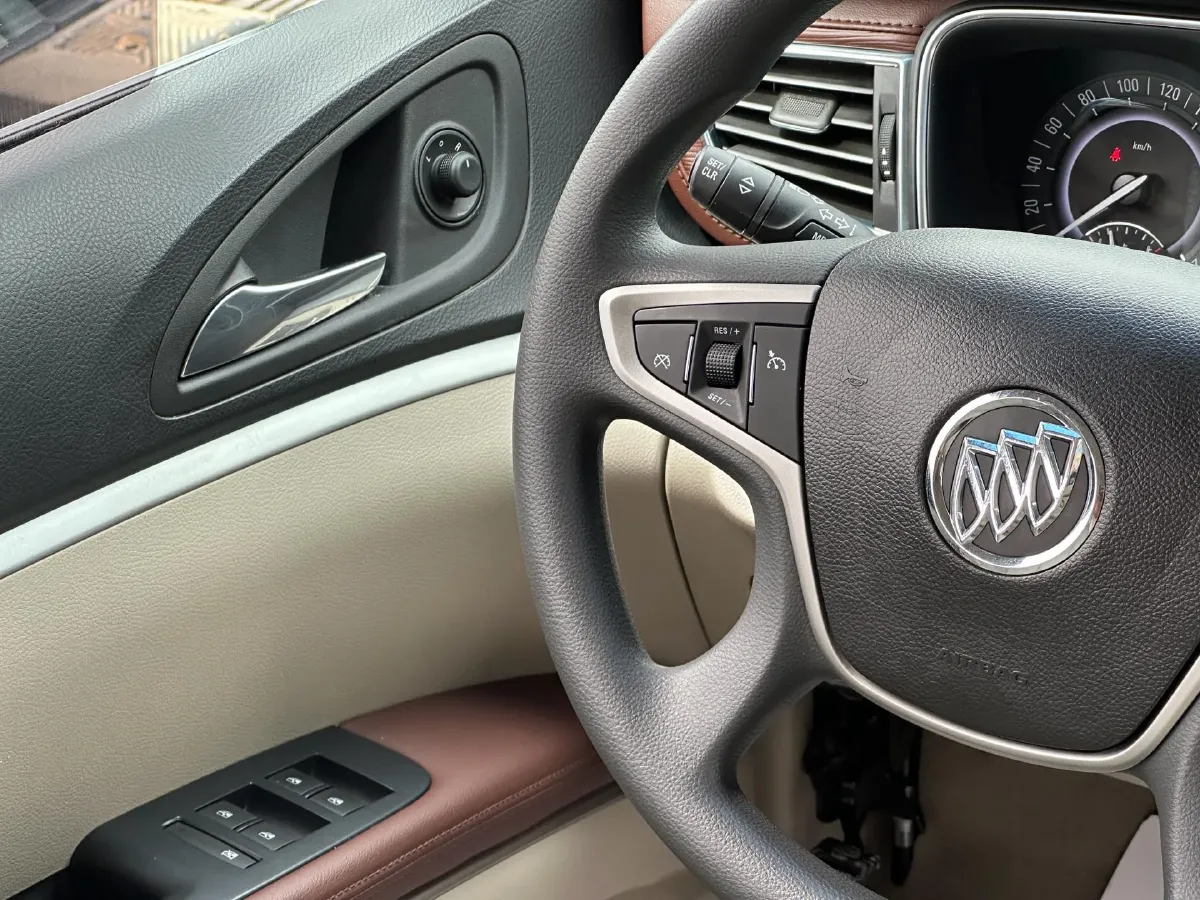 2018 Buick GL8 2.0T 260HP L4 6AT,autocango,china used car exporter,china ev exporter,chinese used car exporter,chinese used ev exporter