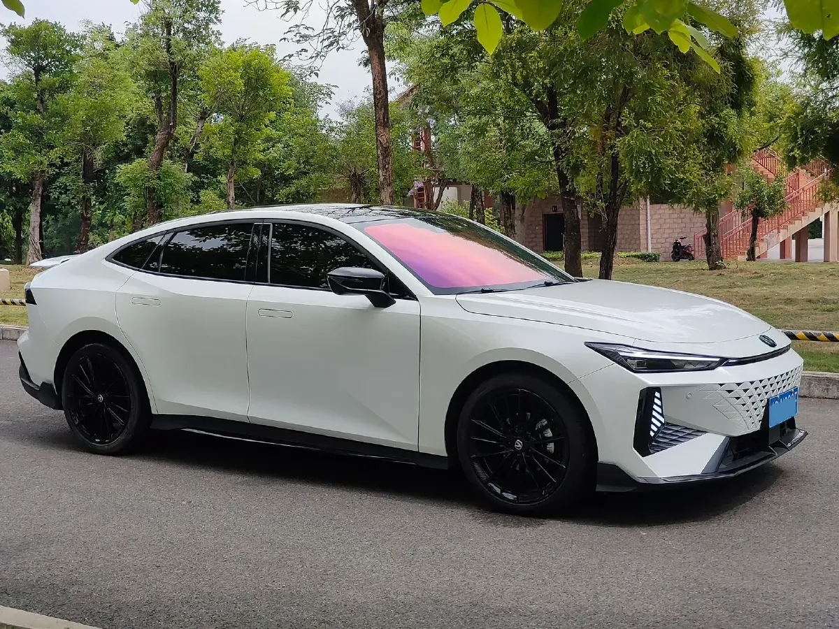 2024 ChangAn UNI-V 1.5T 188HP L4 7DCT,autocango,china used car exporter,china ev exporter,chinese used car exporter,chinese used ev exporter