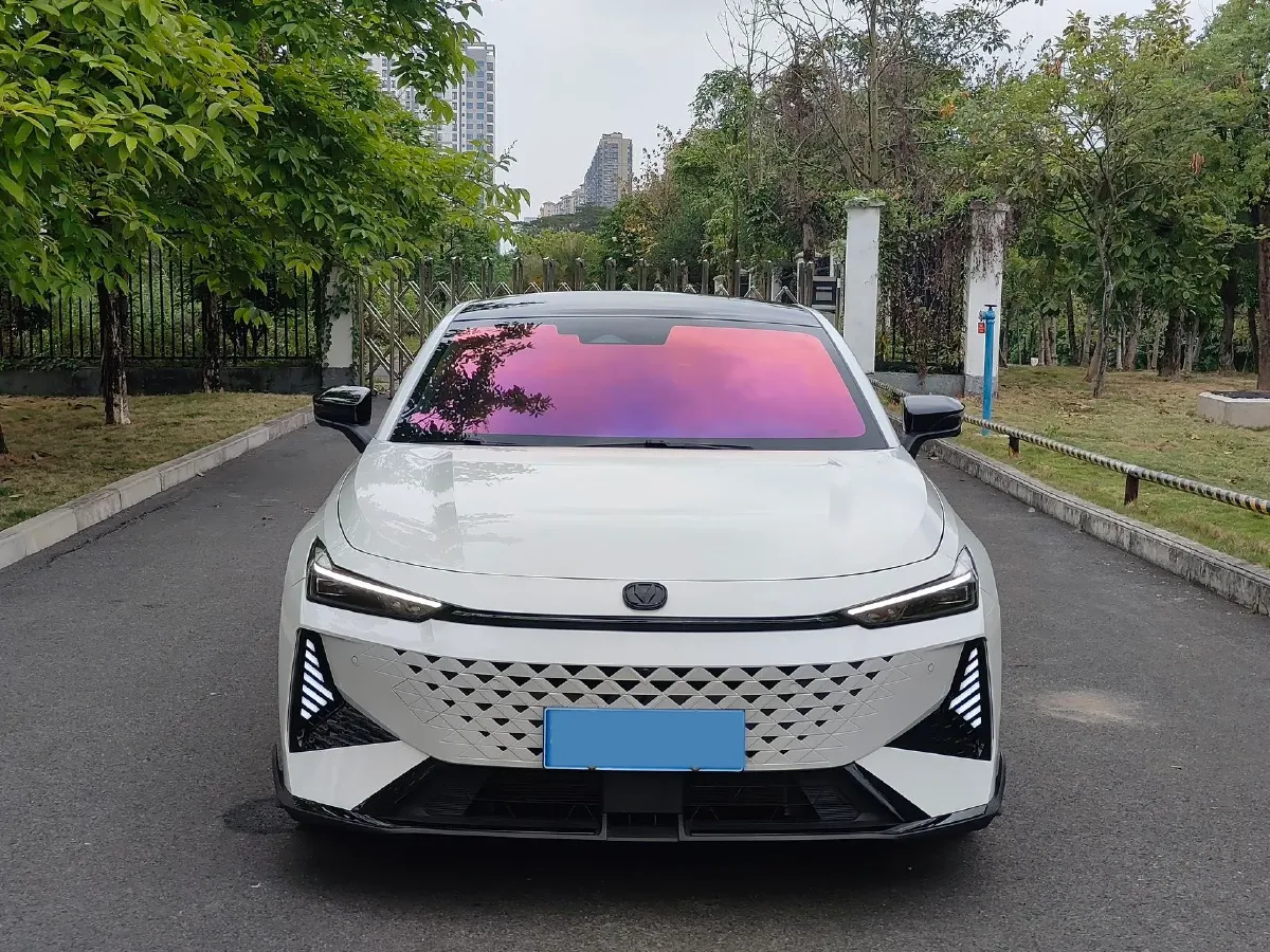 2024 ChangAn UNI-V 1.5T 188HP L4 7DCT,autocango,china used car exporter,china ev exporter,chinese used car exporter,chinese used ev exporter