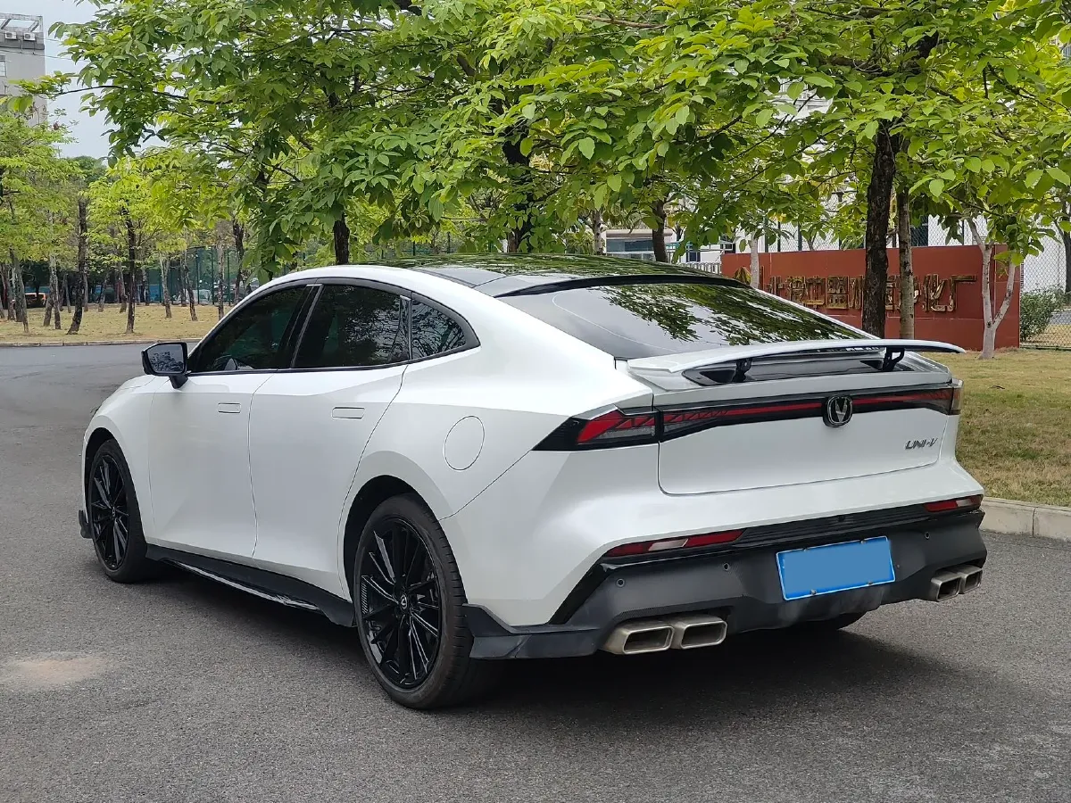 2024 ChangAn UNI-V 1.5T 188HP L4 7DCT,autocango,china used car exporter,china ev exporter,chinese used car exporter,chinese used ev exporter