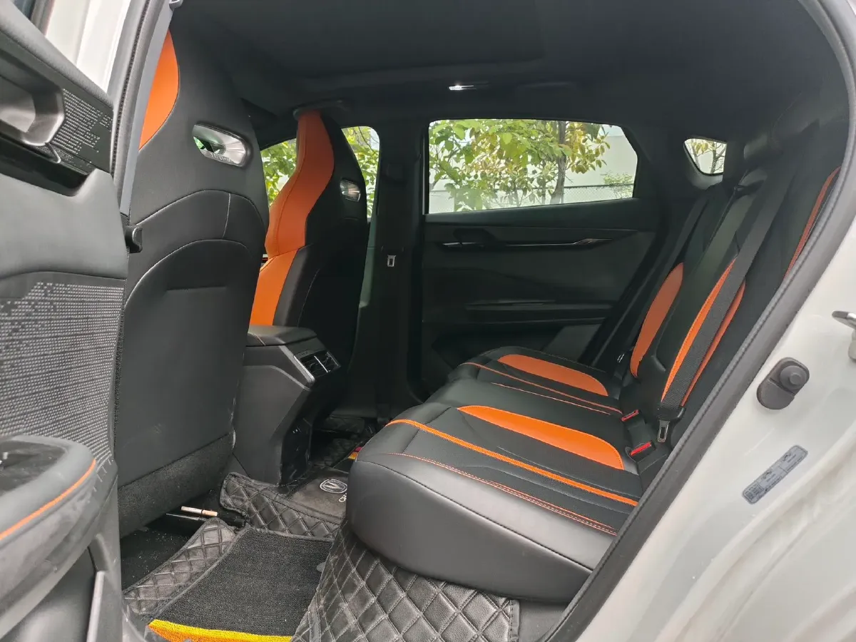 2024 ChangAn UNI-V 1.5T 188HP L4 7DCT,autocango,china used car exporter,china ev exporter,chinese used car exporter,chinese used ev exporter