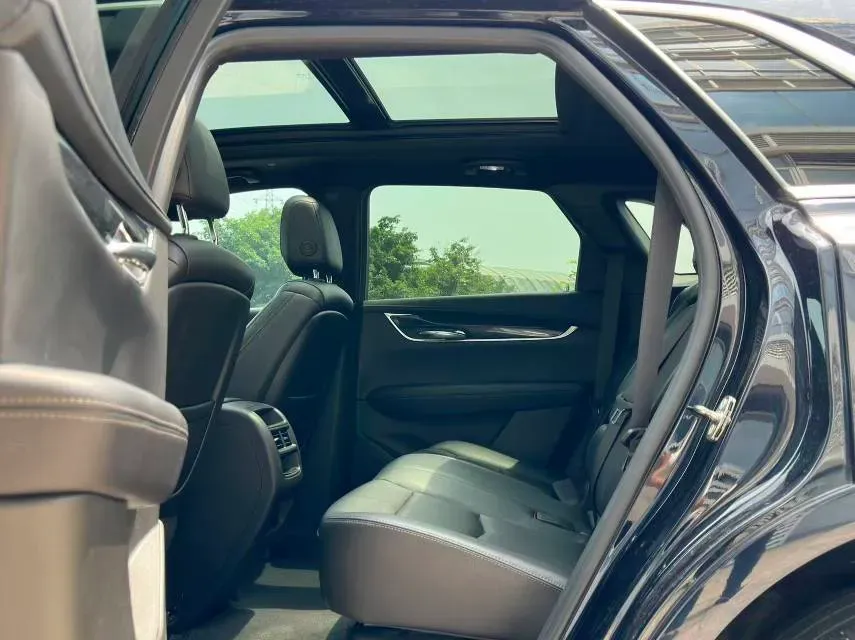 2022 Cadillac XT5 2.0T 237HP L4 9AT,autocango,china used car exporter,china ev exporter,chinese used car exporter,chinese used ev exporter