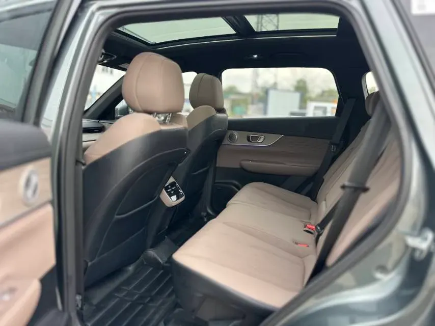 2025 Chery Tiggo 8 Plus 1.6T 197HP L4 7DCT,autocango,china used car exporter,china ev exporter,chinese used car exporter,chinese used ev exporter