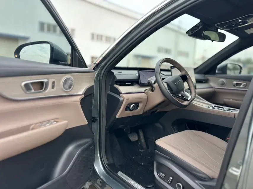 2025 Chery Tiggo 8 Plus 1.6T 197HP L4 7DCT,autocango,china used car exporter,china ev exporter,chinese used car exporter,chinese used ev exporter