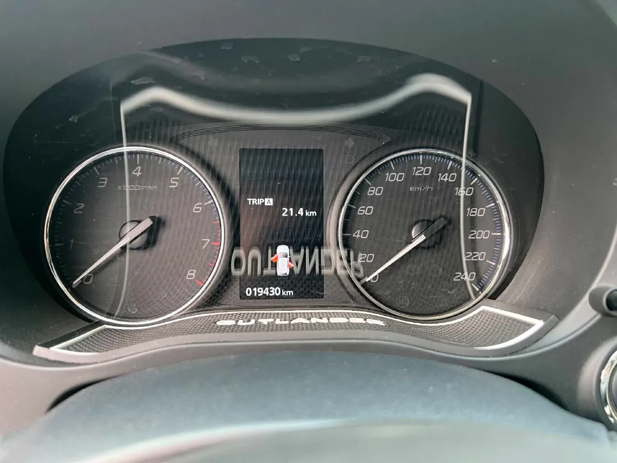 2021 Mitsubishi Outlander 2.0L 166HP L4 CVT,autocango,china used car exporter,china ev exporter,chinese used car exporter,chinese used ev exporter