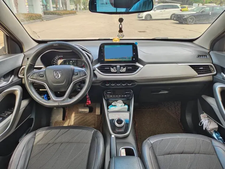 2017 BaoJun 310W 1.5L 105HP L4 6MT,autocango,china used car exporter,china ev exporter,chinese used car exporter,chinese used ev exporter